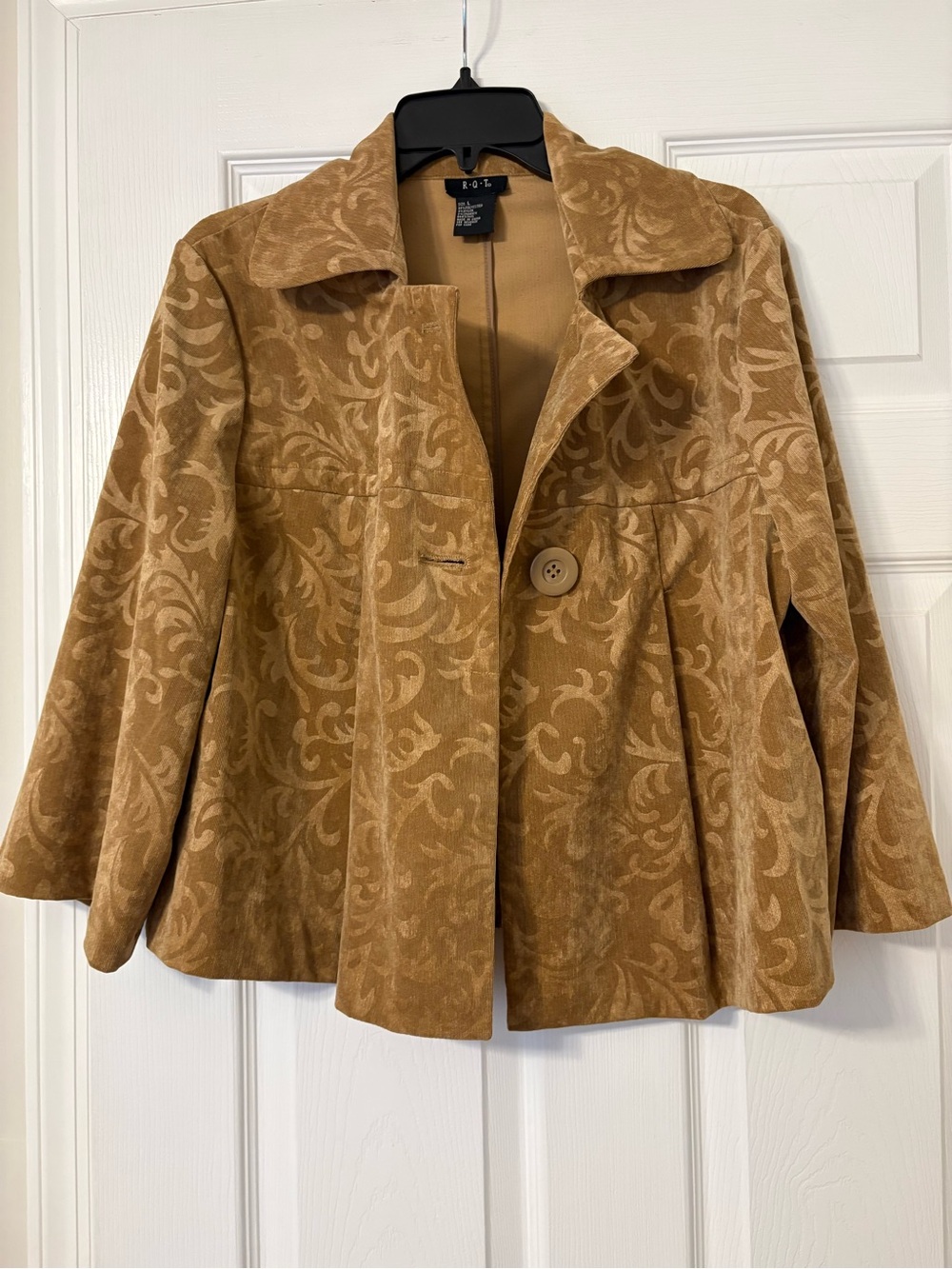 Women's Tan Patterned Button-Front Jacket - Picture 2 of 6